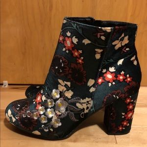 Booties boots floral size 11 Just Fab shoes fall